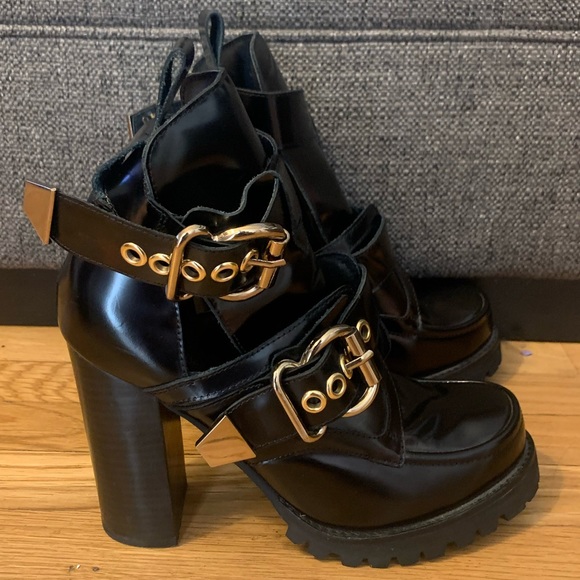 jeffrey campbell craven buckle strap bootie